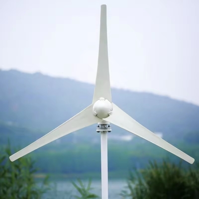 Προσιτό 5KW αιολικό ηλιακό σύστημα ενέργειας με καθαρό μετατροπέα κύματος και χαμηλή συχνότητα